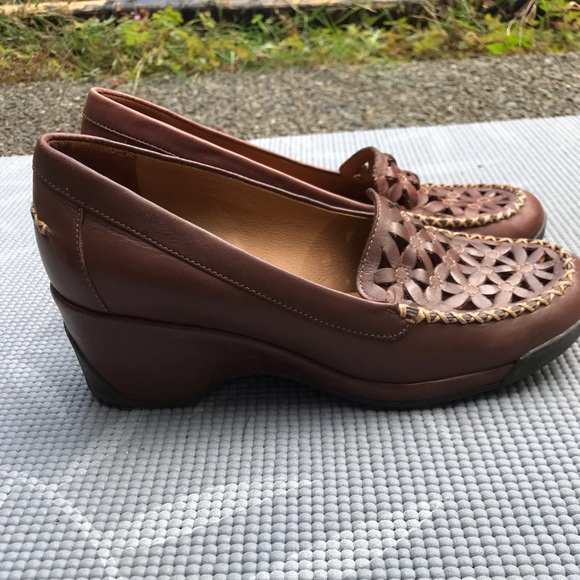 Nurture Brown leather wedge shoe - Picture 2 of 7